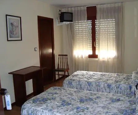 Costa Cantabra Hotel *