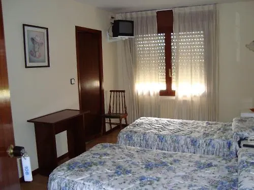 Costa Cantabra Hotel *